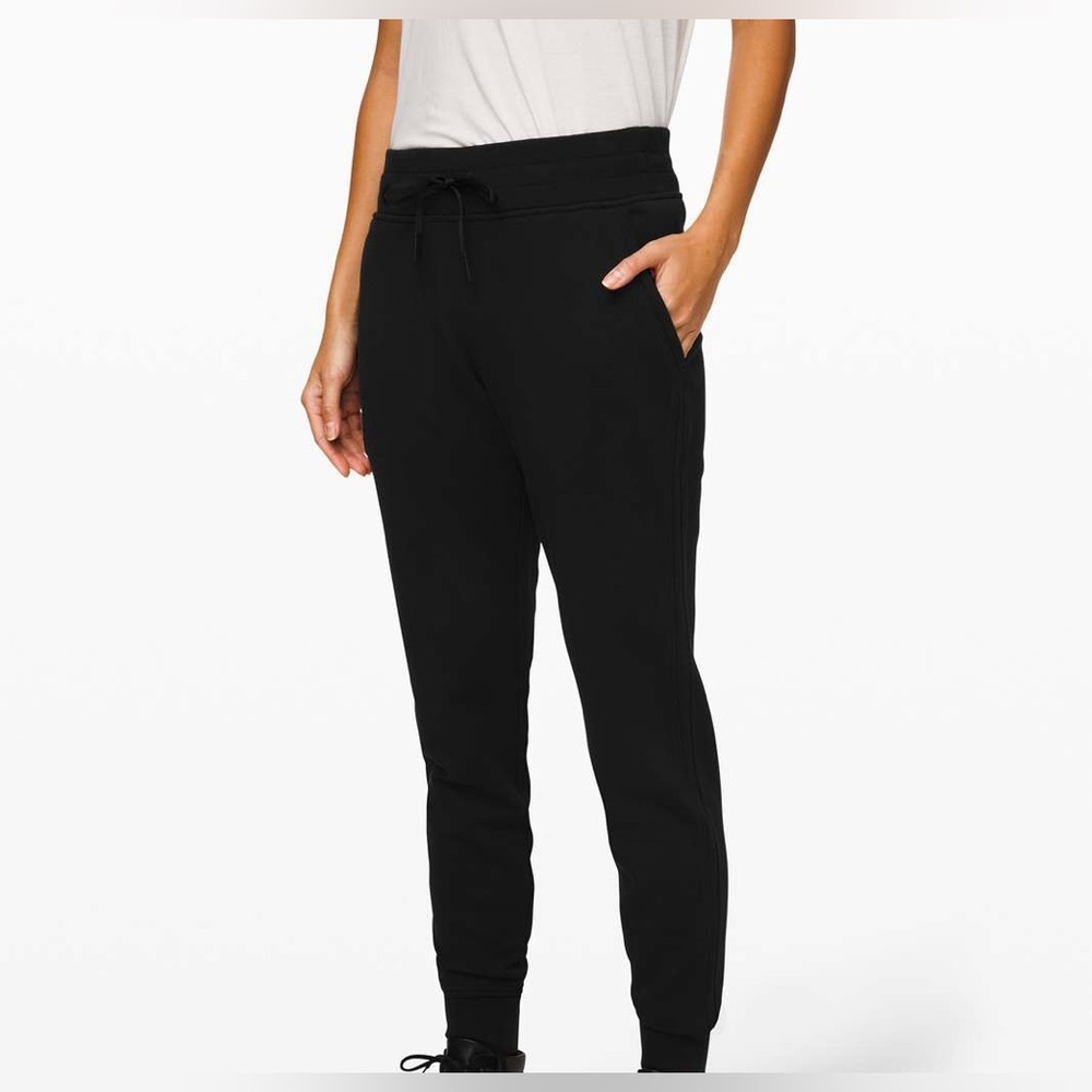 lululemon sweatpants/ joggers size 6
